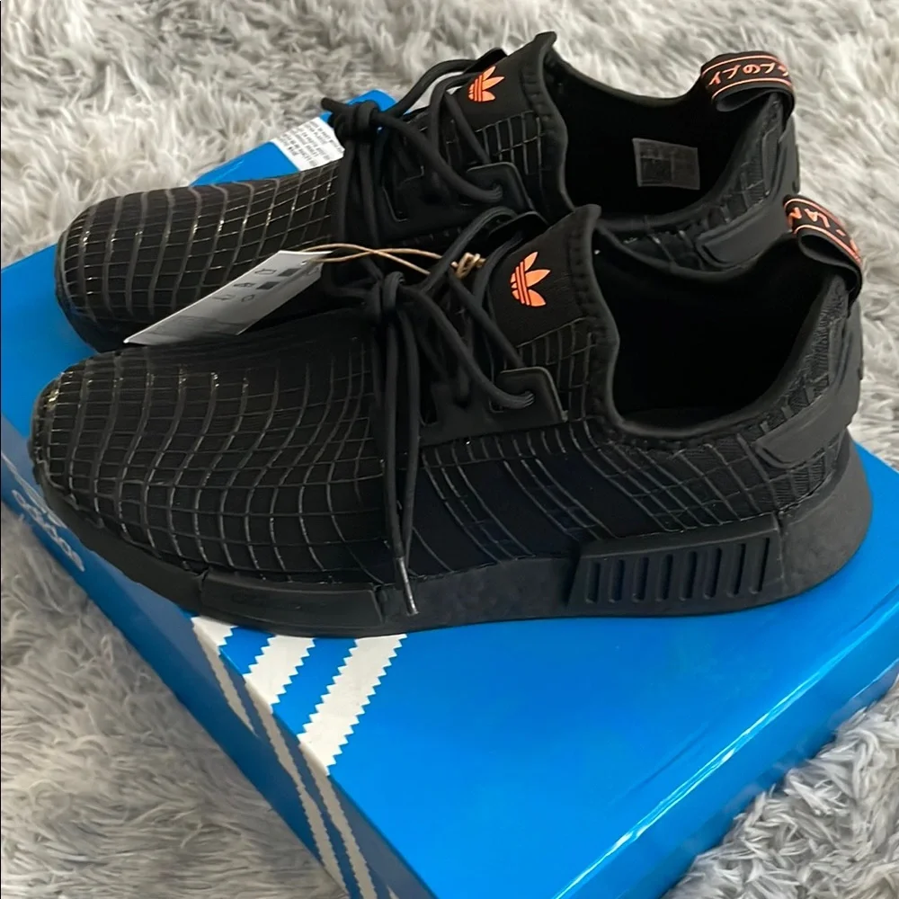 Adidas Triple Black NMD Sz 9 1/2 - Picture 5 of 11